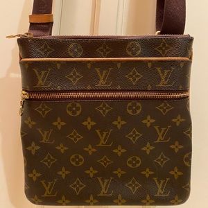 Authentic Louis Vuitton Crossbody bag